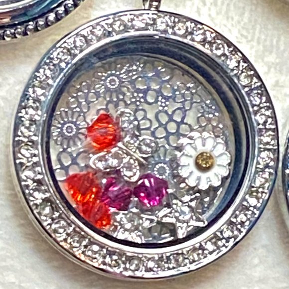 Custom Floating Locket Pendant with Chain - Picture 3 of 14